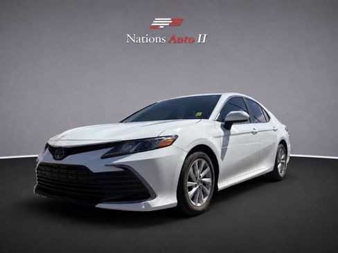 Used 2021 Toyota Camry LE FWD image 1