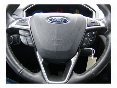 Used 2019 Ford Fusion Titanium image 13