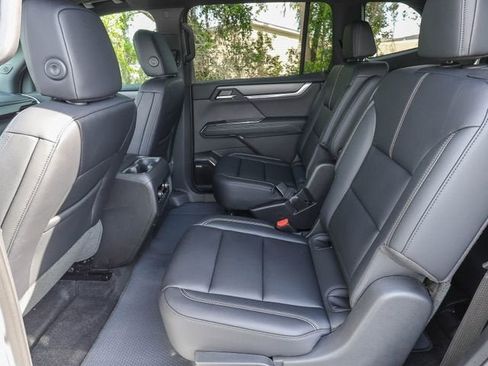 Used 2026 GMC Acadia Elevation w/ Black Edition FWD image 28