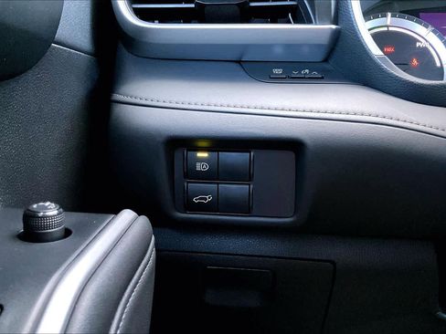 Used 2023 Toyota Highlander XLE image 35