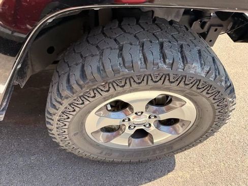 Used 2017 Jeep Wrangler Unlimited Sahara AWD/4WD image 8