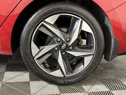 Used 2023 Hyundai Elantra Limited w/ Cargo Package image 12