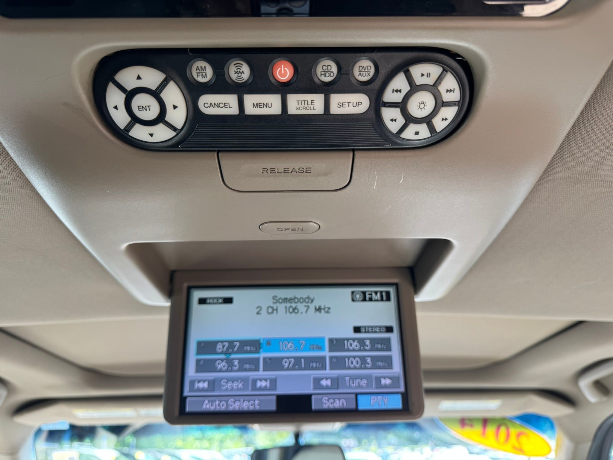 Used 2014 Honda Pilot Touring image 17