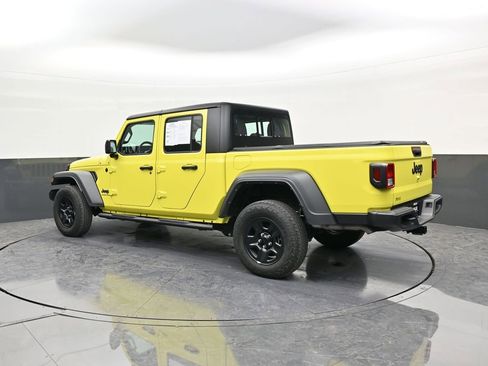 Used 2023 Jeep Gladiator Sport image 4