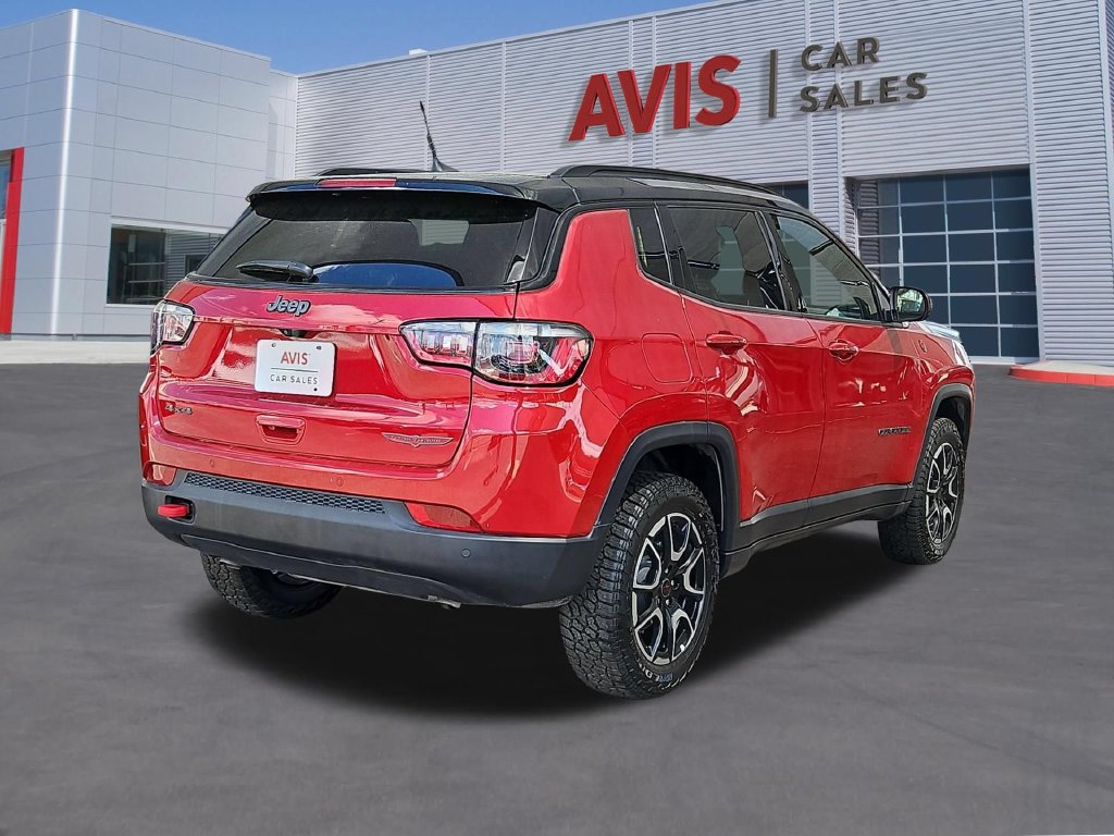 Used 2025 Jeep Compass Trailhawk AWD/4WD image 6