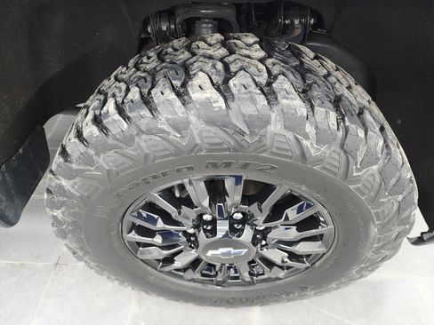 Used 2023 Chevrolet Silverado 2500 LT w/ Z71 Sport Edition image 3