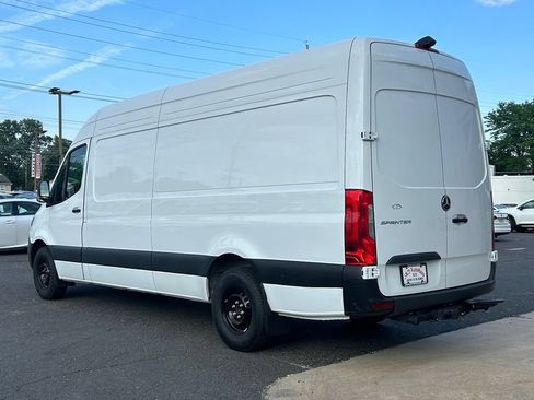 Used 2025 Mercedes-Benz Sprinter 2500 image 5