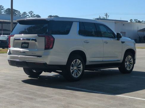 Used 2023 GMC Yukon SLT w/ SLT Luxury Package image 5