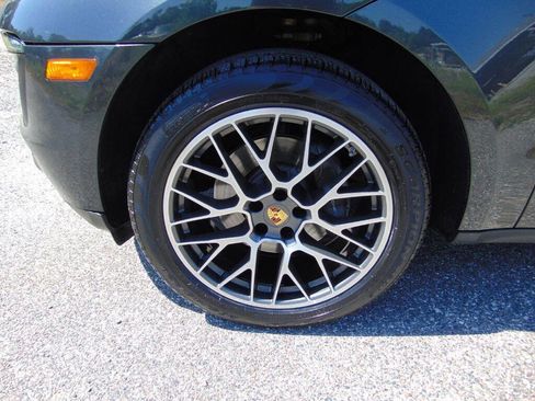 Used 2017 Porsche Macan AWD/4WD image 18