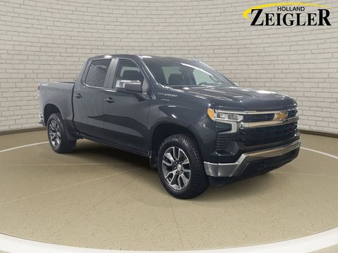 Used 2022 Chevrolet Silverado 1500 LT image 3