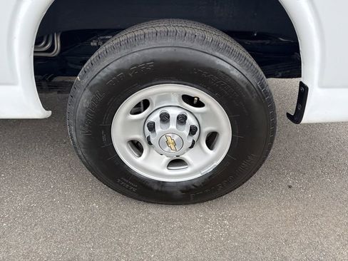 Used 2024 Chevrolet Express 3500 LS image 25