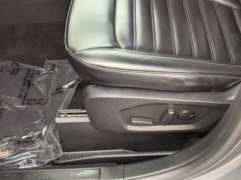 Used 2024 Ford Edge SEL image 19