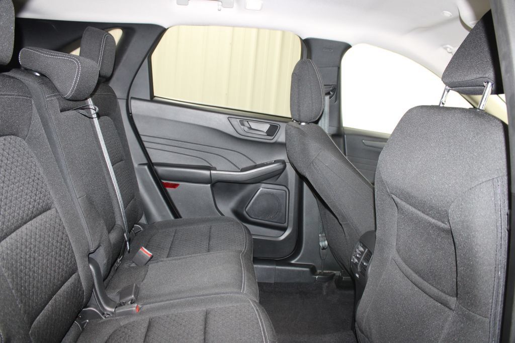 Used 2025 Ford Escape Active AWD/4WD image 27