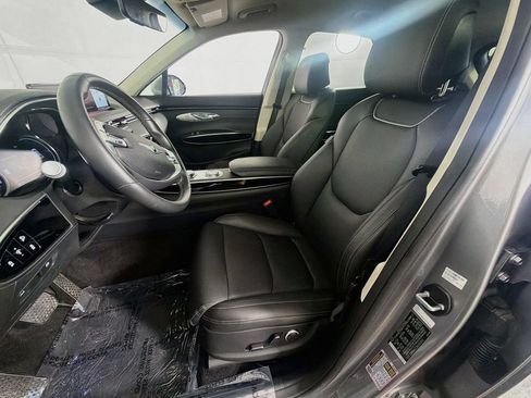 Used 2025 Genesis GV70 2.5T AWD/4WD image 26