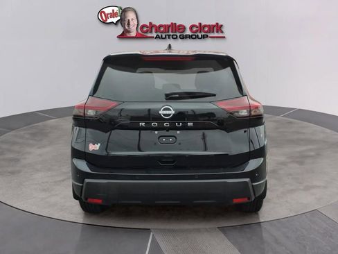 Used 2025 Nissan Rogue S FWD image 4