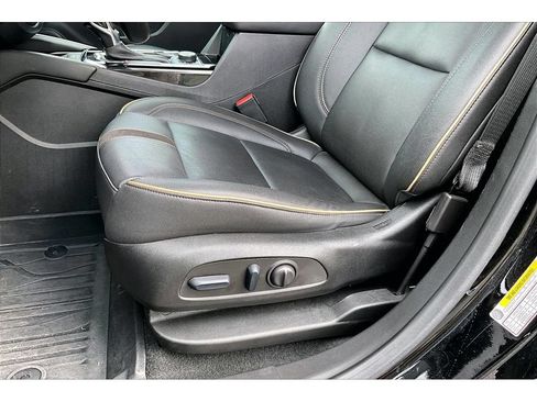 Used 2023 Chevrolet Blazer Premier w/ Enhanced Convenience Package AWD/4WD image 26