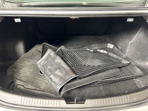 Used 2017 Chevrolet Malibu LT image 27