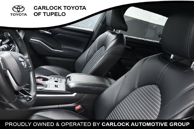 Used 2024 Toyota Highlander XSE FWD image 22