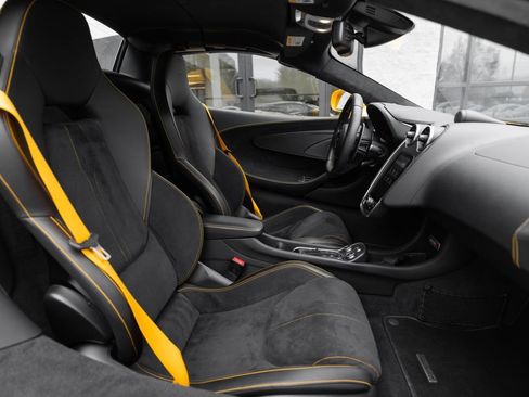 Used 2019 McLaren 570S Spider RWD image 19