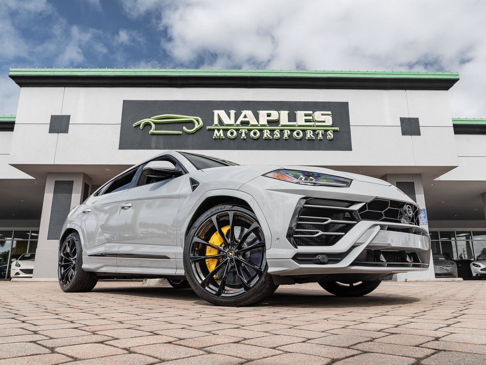 Used 2022 Lamborghini Urus AWD/4WD image 5