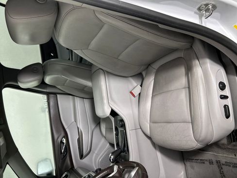 Used 2018 GMC Acadia SLT image 12