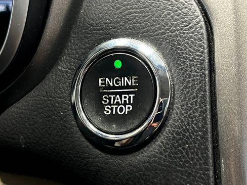 Used 2019 Ford Fusion SE FWD image 22