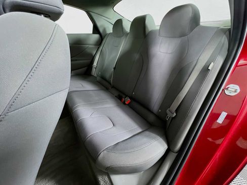 Certified 2024 Hyundai Elantra SE image 23