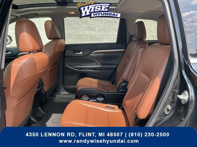 Used 2019 Toyota Highlander Limited Platinum AWD/4WD image 29