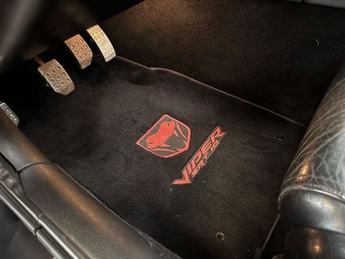 Used 2003 Dodge Viper SRT-10 RWD image 39