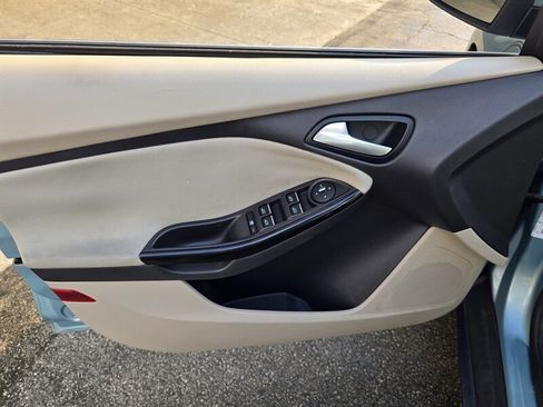 Used 2012 Ford Focus Electric Hatchback FWD image 11