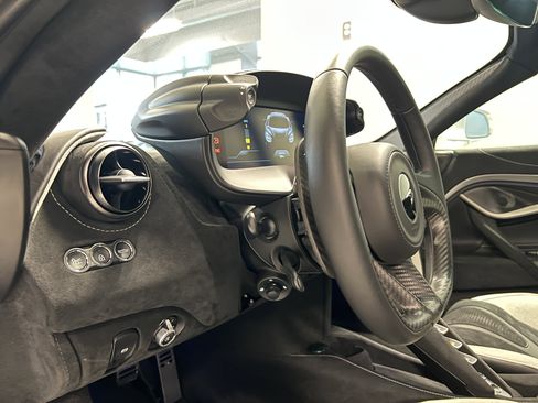 Used 2026 McLaren 750S Spider image 26