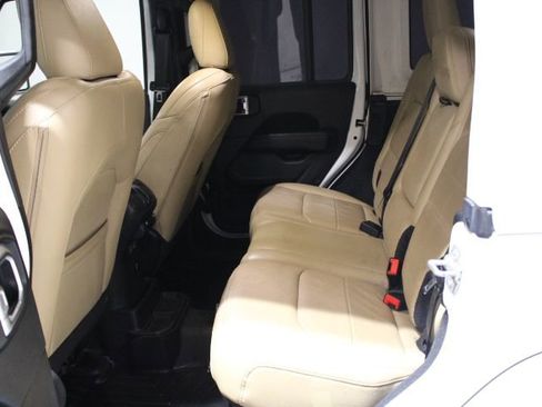 Used 2019 Jeep Wrangler Unlimited Sahara w/ Uconnect 4C Nav & Sound Group image 10