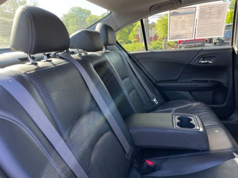 Used 2017 Honda Accord Touring image 36