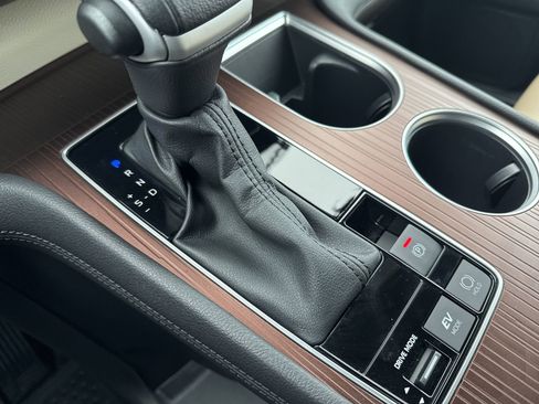 Certified 2024 Toyota Sienna XLE image 23