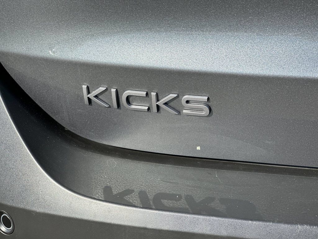 Used 2026 Nissan Kicks SV FWD image 32