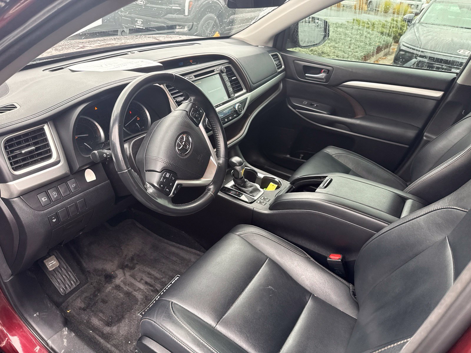 Used 2018 Toyota Highlander XLE FWD image 4
