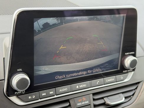 Used 2025 Nissan Altima 2.5 SV FWD image 18