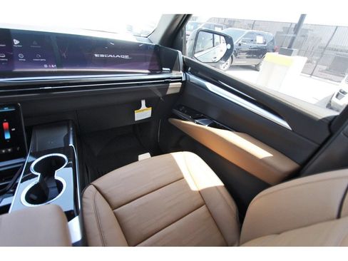 New 2026 Cadillac Escalade Luxury RWD image 10