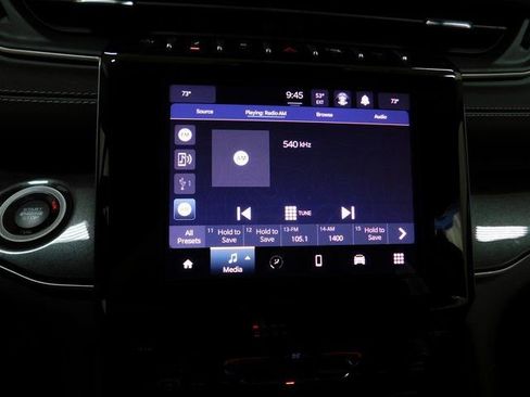 Used 2022 Jeep Grand Cherokee Laredo image 28