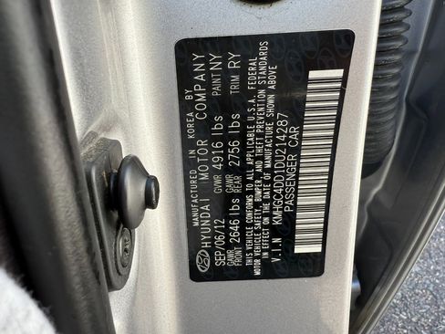 Used 2013 Hyundai Genesis 3.8 image 40