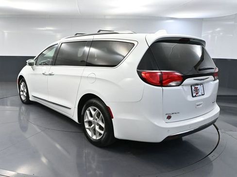 Used 2020 Chrysler Pacifica Limited FWD image 9