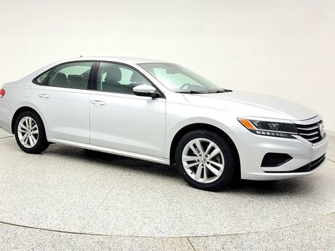 Used 2021 Volkswagen Passat 2.0T S image 3