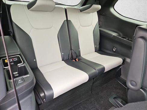 Used 2026 Lexus TX 500h AWD w/ Technology Package image 20