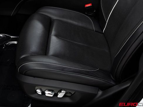 Used 2022 Rolls-Royce Ghost w/ Ghost Package image 44