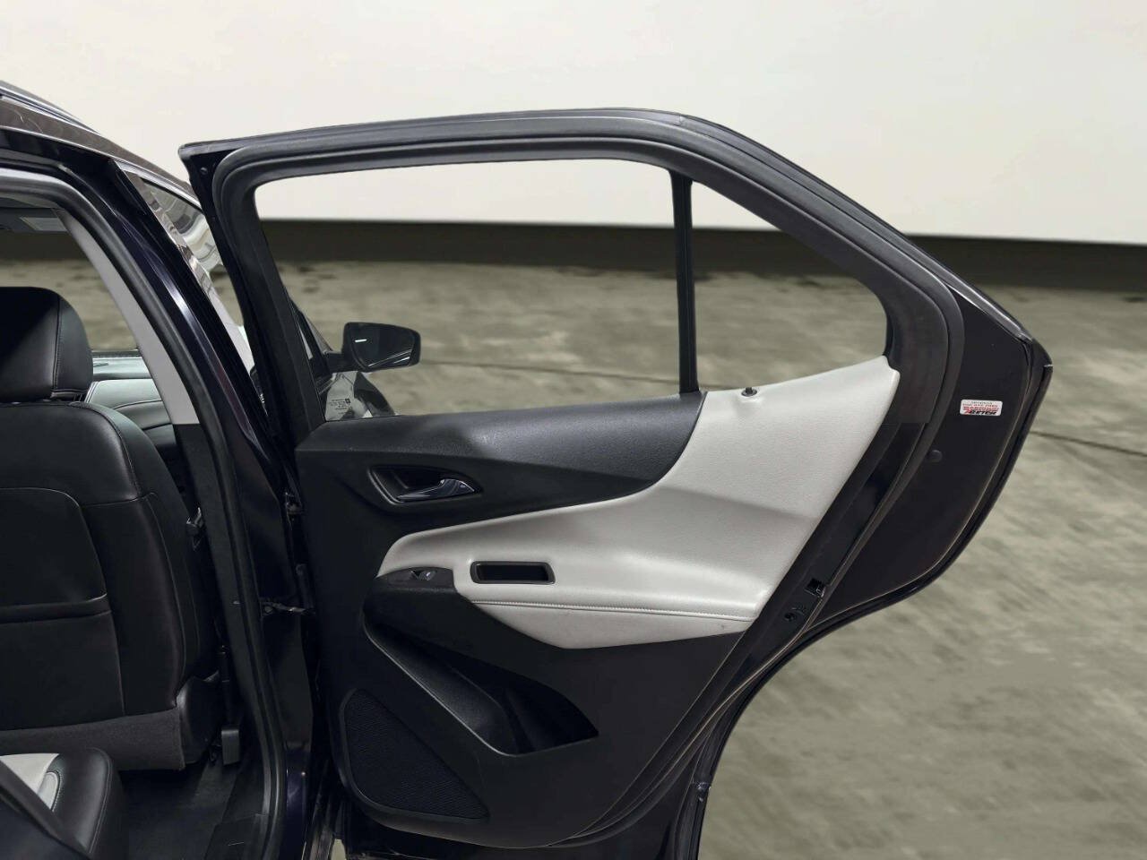 Used 2020 Chevrolet Equinox Premier AWD/4WD image 19