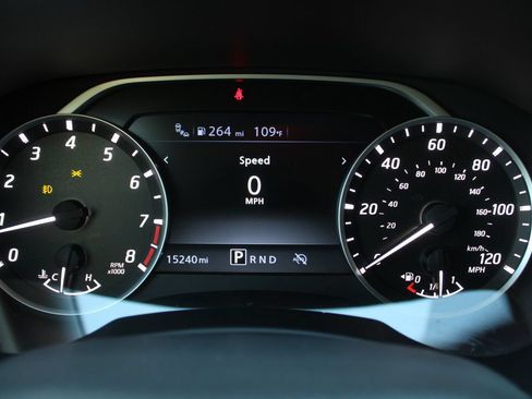 Used 2025 Nissan Frontier SV w/ SV Convenience Package RWD image 17