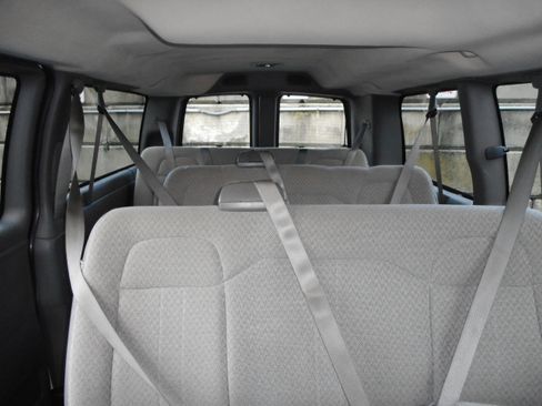 Used 2011 Chevrolet Express 3500 LT w/ LT Preferred Equipment Group image 25