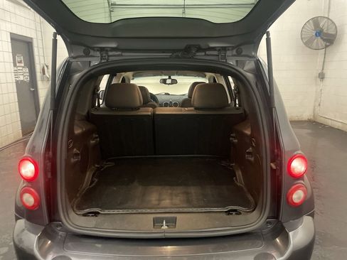 Used 2011 Chevrolet HHR LS image 15