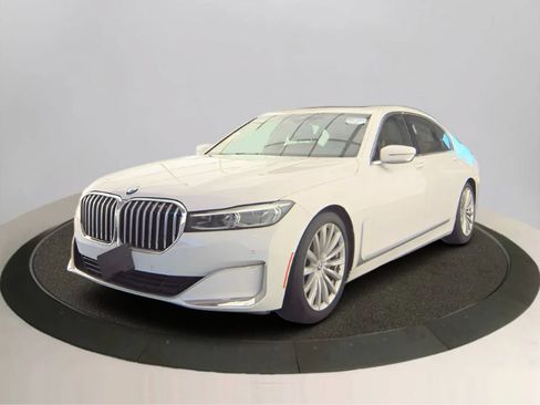 Used 2022 BMW 740i xDrive w/ Premium Package AWD/4WD image 3