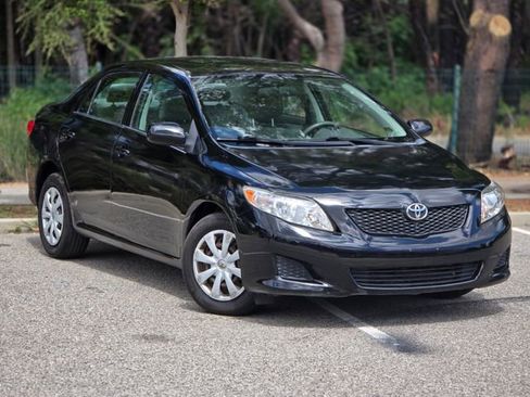 Used 2010 Toyota Corolla image 2